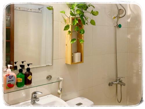 room detail thumbnail 2