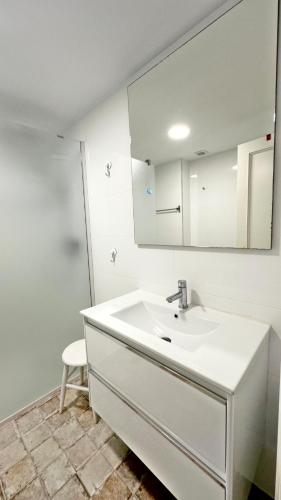 Three-Bedroom Apartment image 9