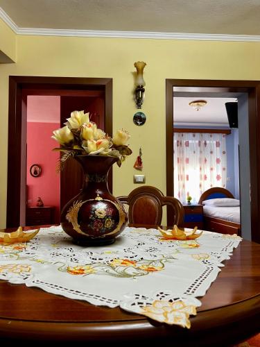 Apartment with City View image 10