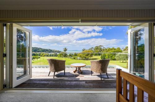 المنطقة المحيطة, Dear Villa Resort in اوكلاند الشرق