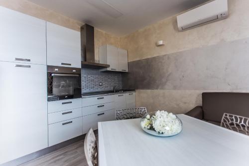 LM House 01 - image 7