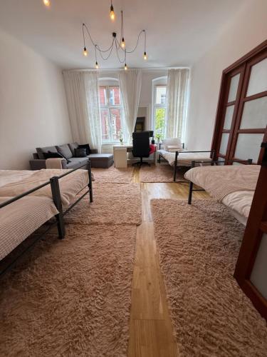 3 bedrooms, 10 beds