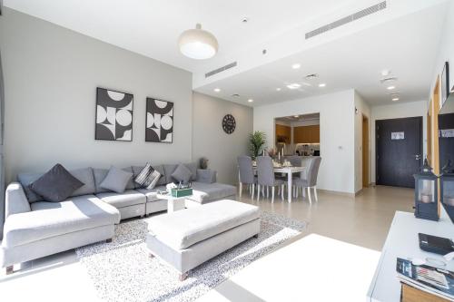 Vogue Downtown Dubai Spacious one Bedroom Apartment with Balcony Amazing Burj view from the swimming pool located Bellevue tower walkable to burj khalifa and the dubai mall, Dubai (foto 9)