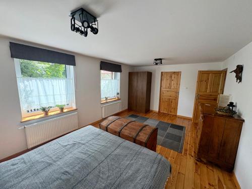 1 king bed, 1 sofa bed