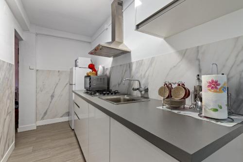 El Rebalaje - Pet-Friendly 3-Bedroom Apartment for 6 on the 9th Floor with Lift - Near Metro and Beach, Málaga (fotografie 4)