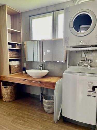 Okinawa Island 恩納村リゾート貸別荘 COCO PLUS No1 3-Star Single Room restaurant