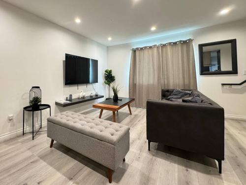 Spacious 2BR near Hollywood - BR3 in Los Angeles, USA