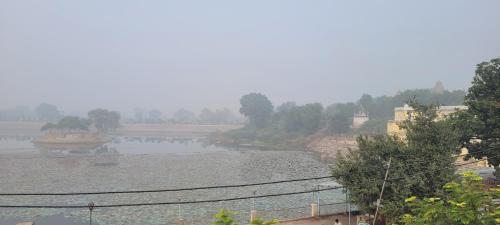 Lakeside Hostel & Homestay - image 2