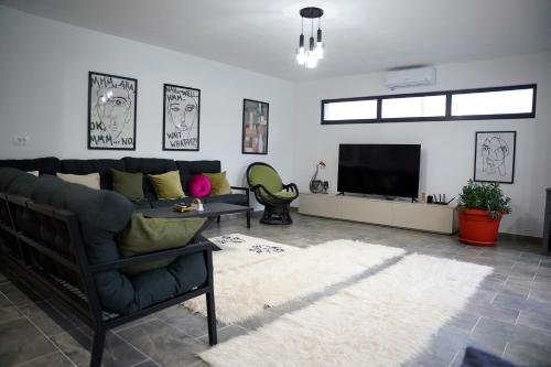Three-Bedroom Villa image 7