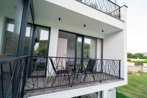 Luxe Waters Retreat - image 2