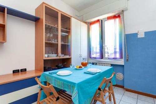 Erasmus Home, Milan