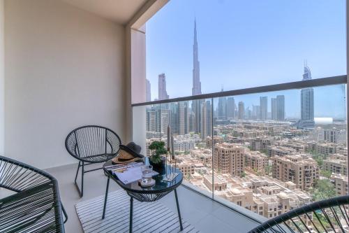 Vogue Downtown Dubai with Burj Khalifa View - Two Bedroom Apartmetn with kids room located Bellevue tower downtown dubai walkable to burj khalifa and the dubai mall, Dubái