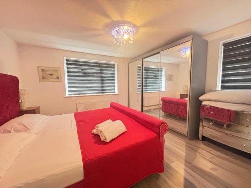 2BR Comfortable Spacious Furnished Property with Parking gîte à louer Hampden Danes Camp