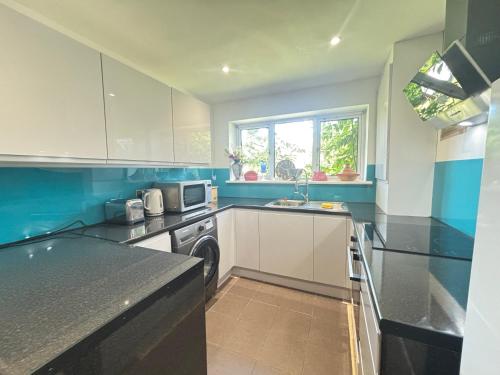 2BR Comfortable Spacious Furnished Property with Parking in Hughenden