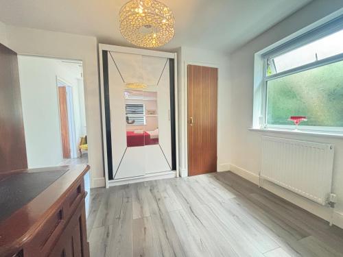 2BR Comfortable Spacious Furnished Property with Parking in Hughenden