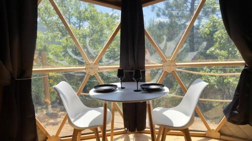 Tiny Dôme & Balnéothérapie (Tiny Dome & Balneotherapie) in L'Escarène