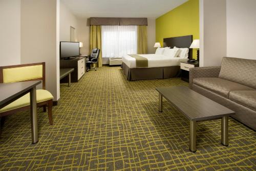 Holiday Inn Express & Suites Caryville an IHG Hotel - image 10