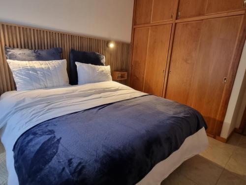 One-Bedroom Apartment image 6