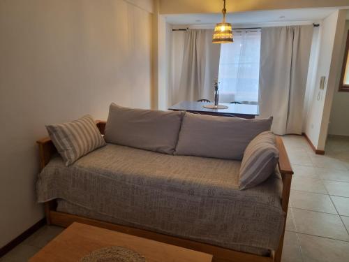One-Bedroom Apartment image 1