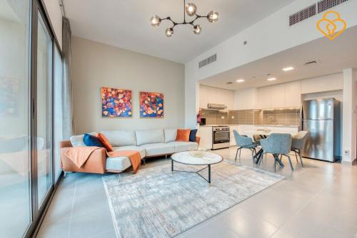 Keysplease Great Family 2 BR Apt, Townsquare, Dubai