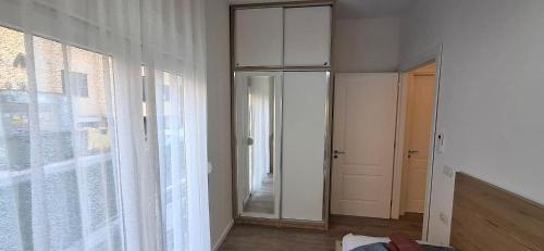 Apartment Oasis with garage Shkembi i Kavajes 200 m from the beach - image 2
