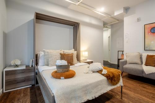 Spacious Studio on Bishop - Hot Spot Dtown MTL, Монреаль (фото 5)