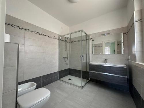 sprcha, white B&B in Morro d'Oro