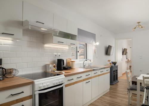 Houlia home διαμερίσματα με δωρεάν χώρο στάθμευσης, Andros