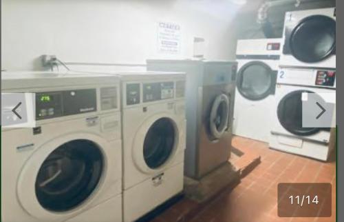 Super Cozy Room for Single person Who Cares about Location, New York (photo 6)