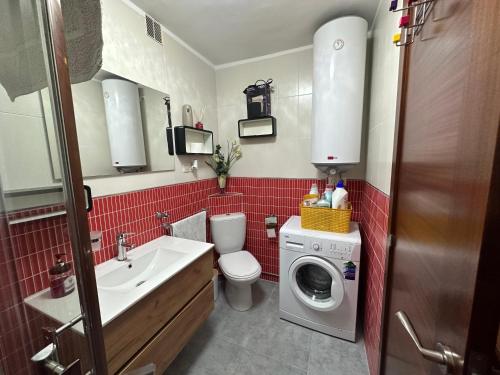 2 bedrooms, 2 beds
