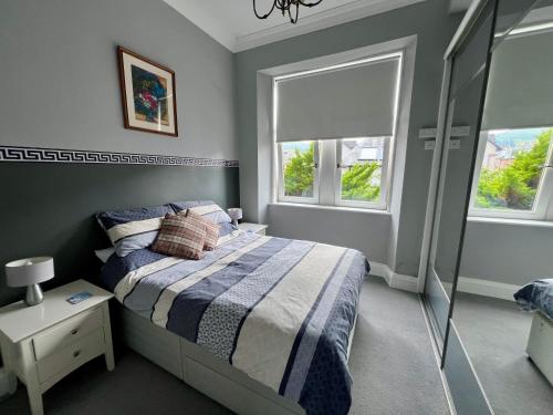 Seaview one bedroom apartment in centre of Largs