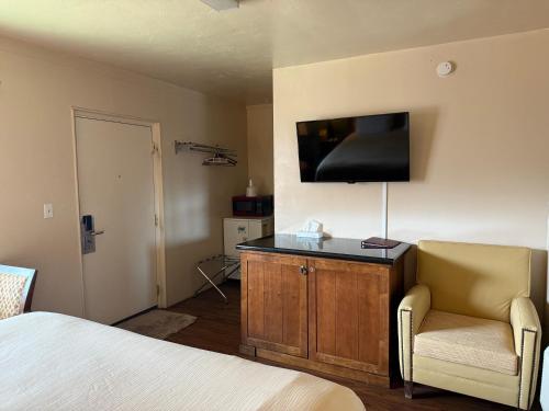 Canyonlands Motor Inn - image 5