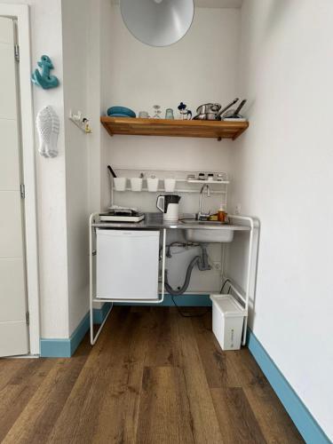 One-Bedroom Apartment image 10