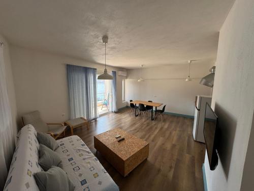 One-Bedroom Apartment image 10
