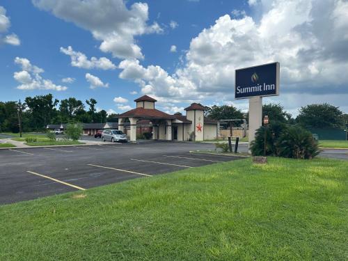 A szálláshely kívülről, Summit Inn - Dayton in Dayton (TX)