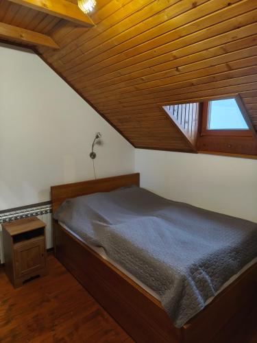 2 queen beds