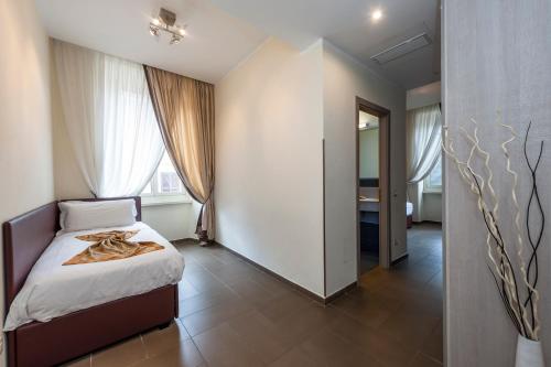 Hotel California - image 6