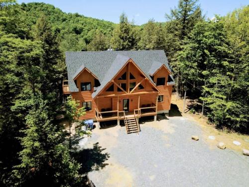 Le Grand Chene - Lake Spa & Forest Fun in Grenville-Sur-La-Rouge (QC)