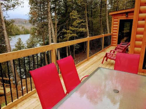 Le Grand Chene - Lake Spa & Forest Fun in Grenville-Sur-La-Rouge (QC)