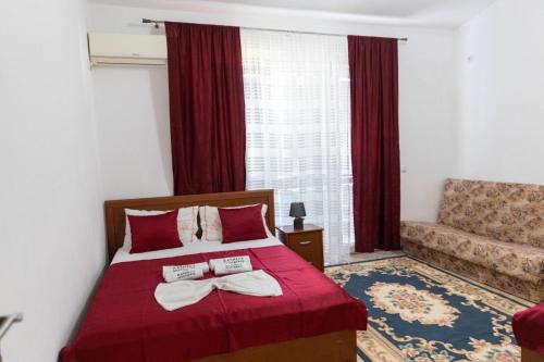 Apartment with City View image 10