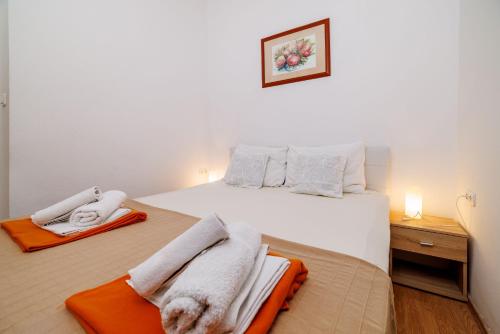 One-Bedroom Apartment image 5