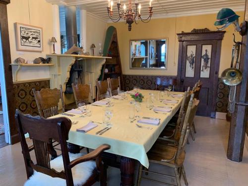 อาหารและเครื่องดื่ม, Château Johan-Beetz (Chateau Johan-Beetz) in ฮาฟเร-เซนต์-เพียร์ (ควิเบก)