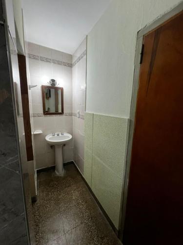 화장실, Hotel Residencial Independencia in 산 라파엘