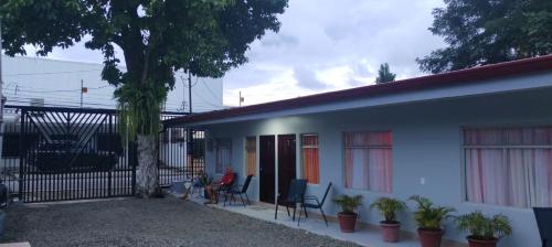 Cabinas Dona Alicia in Quepos