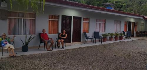 Cabinas Dona Alicia in Quepos