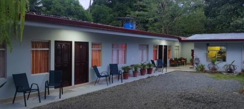 Cabinas Dona Alicia in Quepos