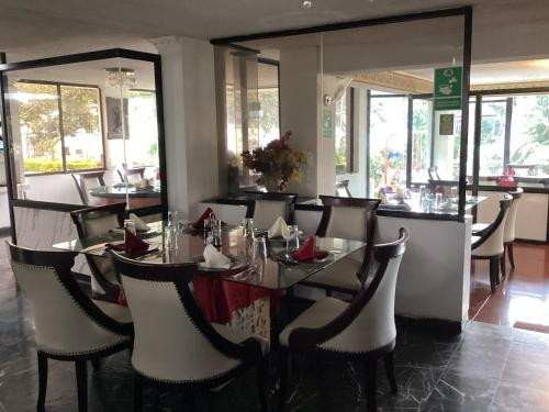 Hostería El Prado (Hosteria El Prado) in Iбарра