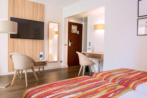 3 twin beds