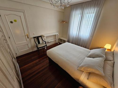 Bright apartment in Parque Etxebarria with parking, Bilbao (photo 5)