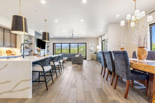 Pagoda Peaks - Modern Luxury Near Bozeman Beach, Bozeman